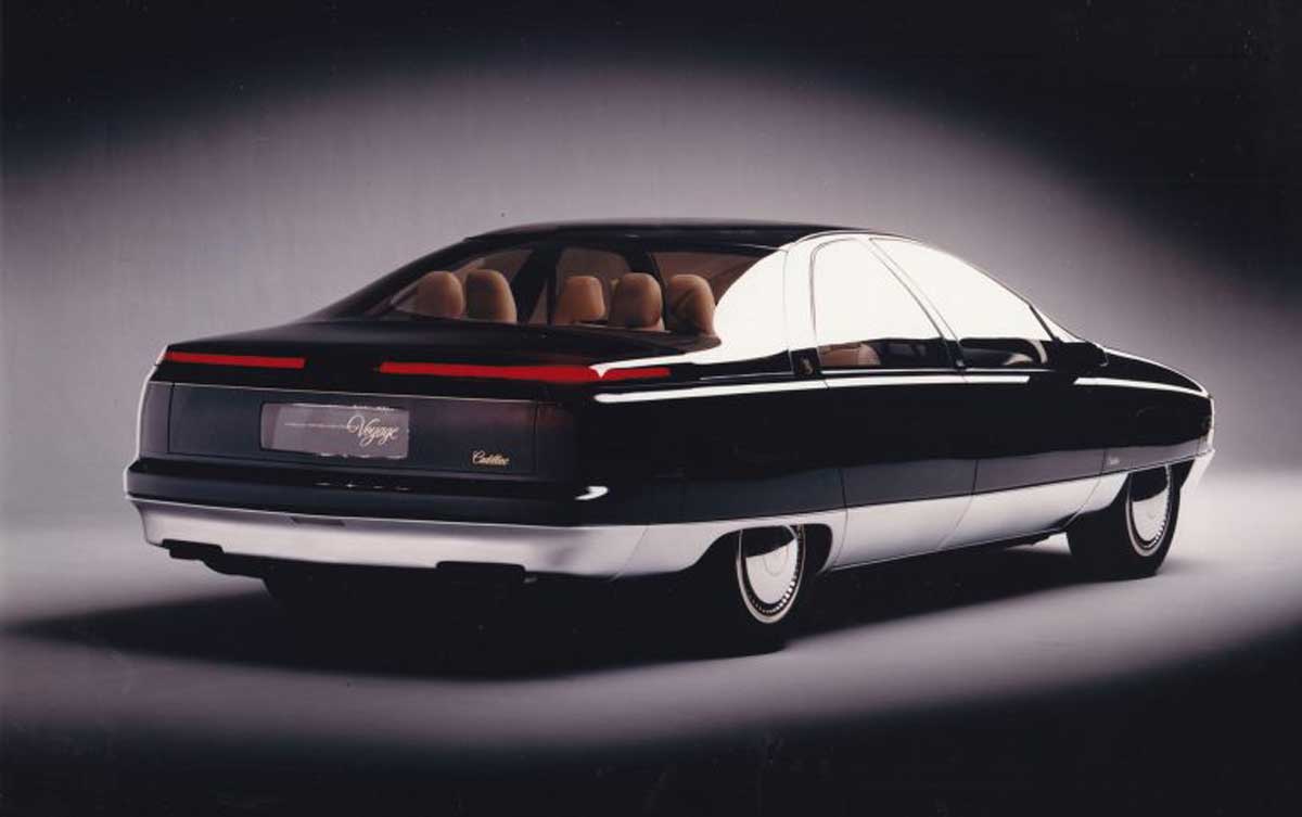 Rear photo of the Cadillac Voyage (1988) concept car