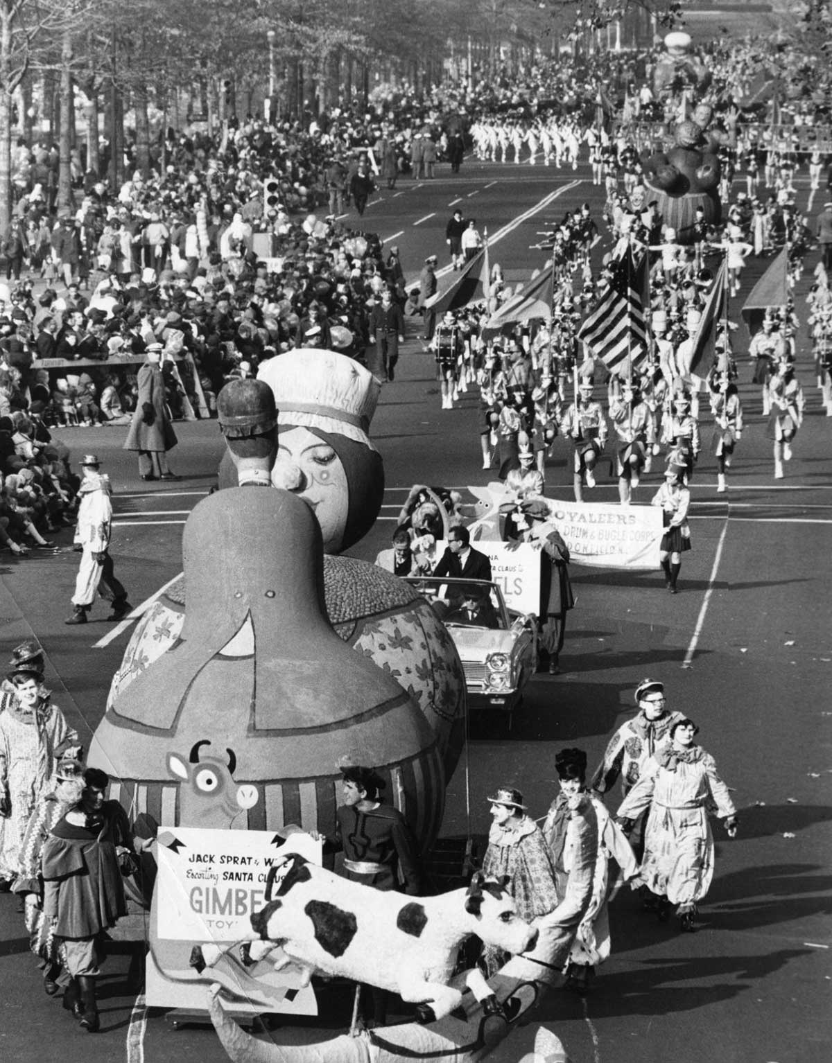 Jack Sprat and his wife at Gimbel's Parade