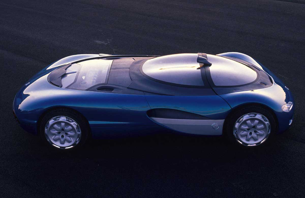 Blue Renault Laguna Concept (1990) vintage concept car